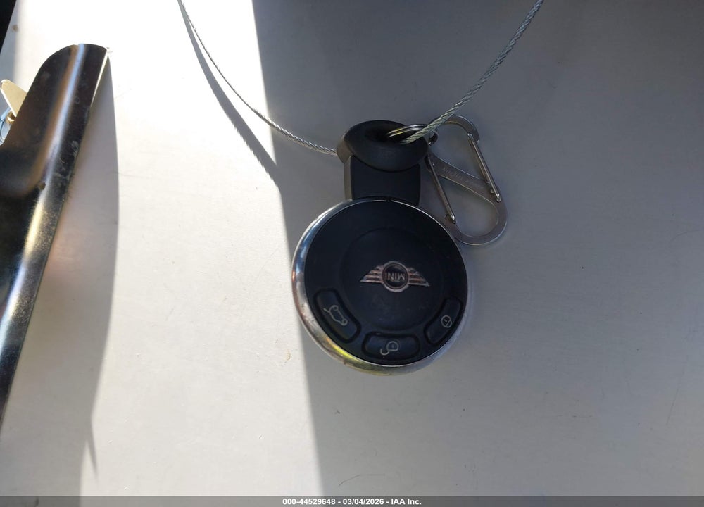 2012 MINI COOPER VIN: WMWSU3C58CT262029
