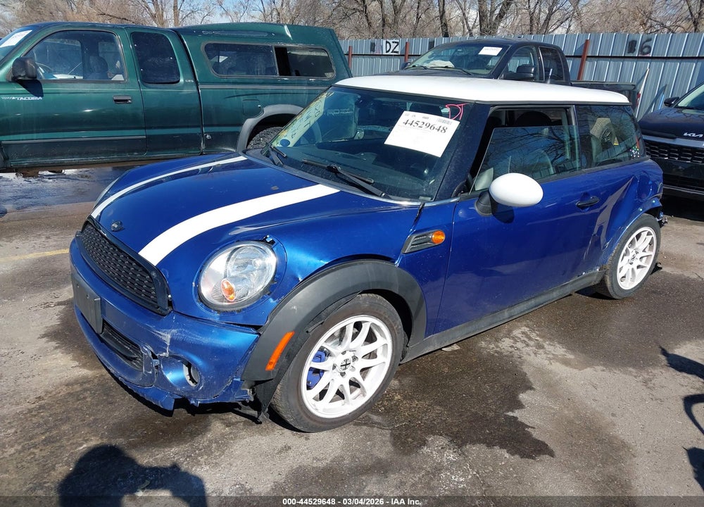 2012 MINI COOPER VIN: WMWSU3C58CT262029