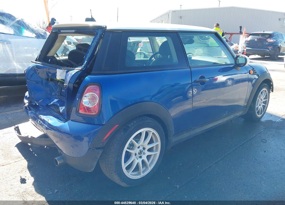 2012 MINI COOPER VIN: WMWSU3C58CT262029