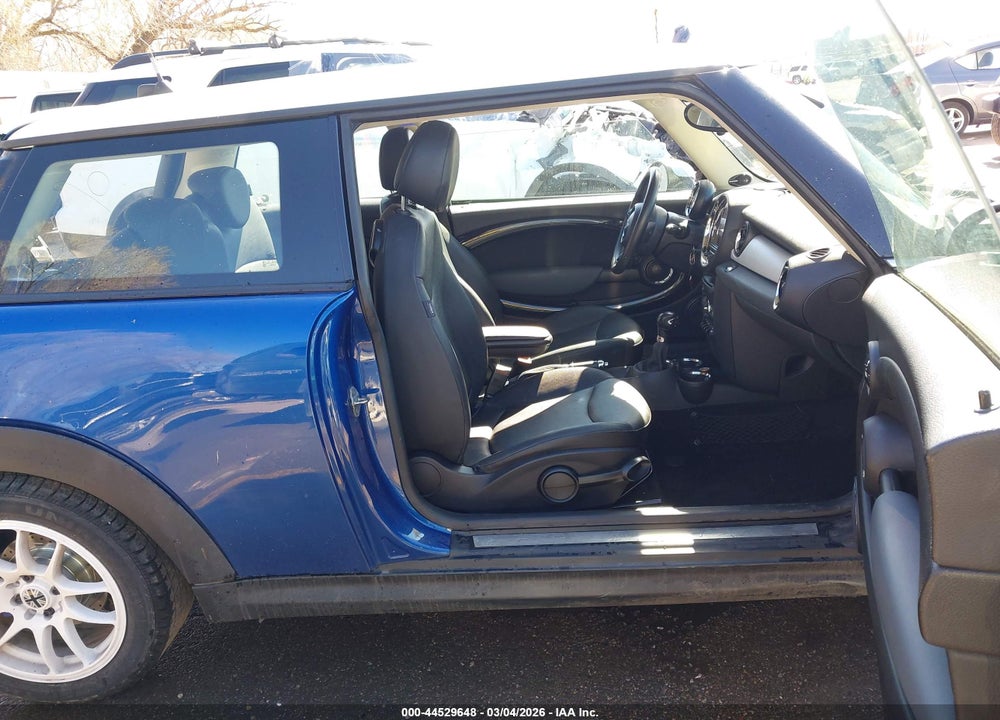 2012 MINI COOPER VIN: WMWSU3C58CT262029