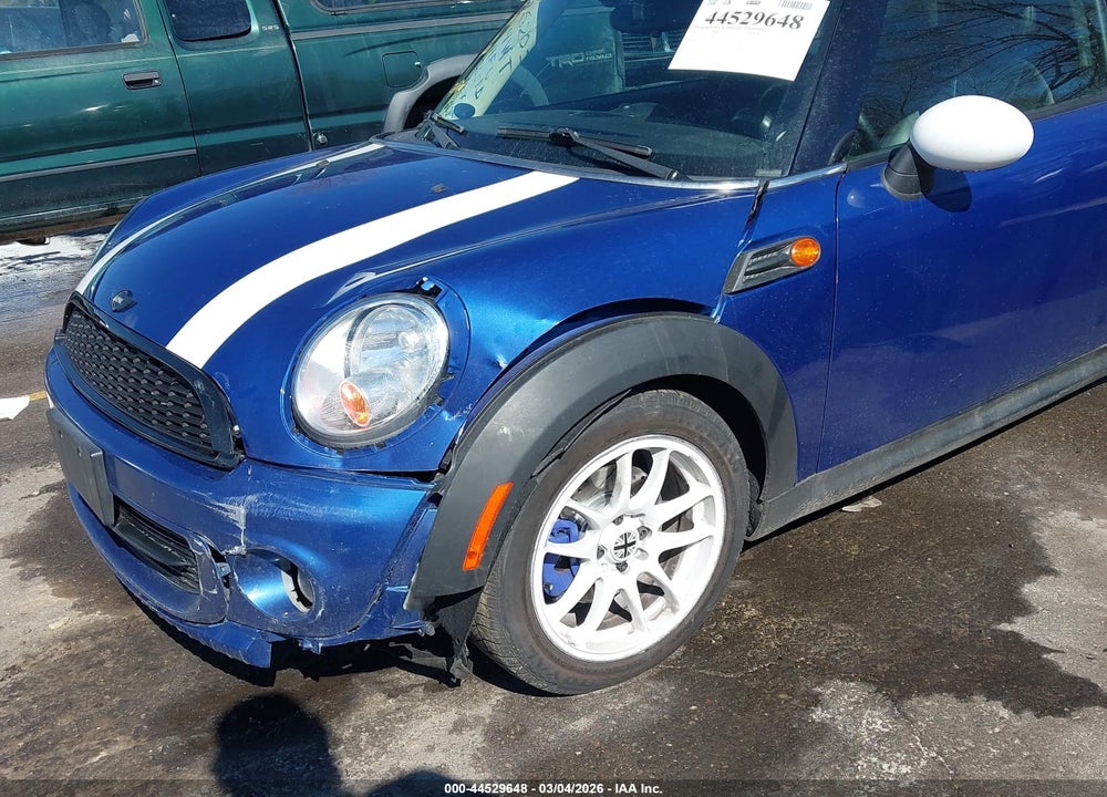 2012 MINI COOPER VIN: WMWSU3C58CT262029