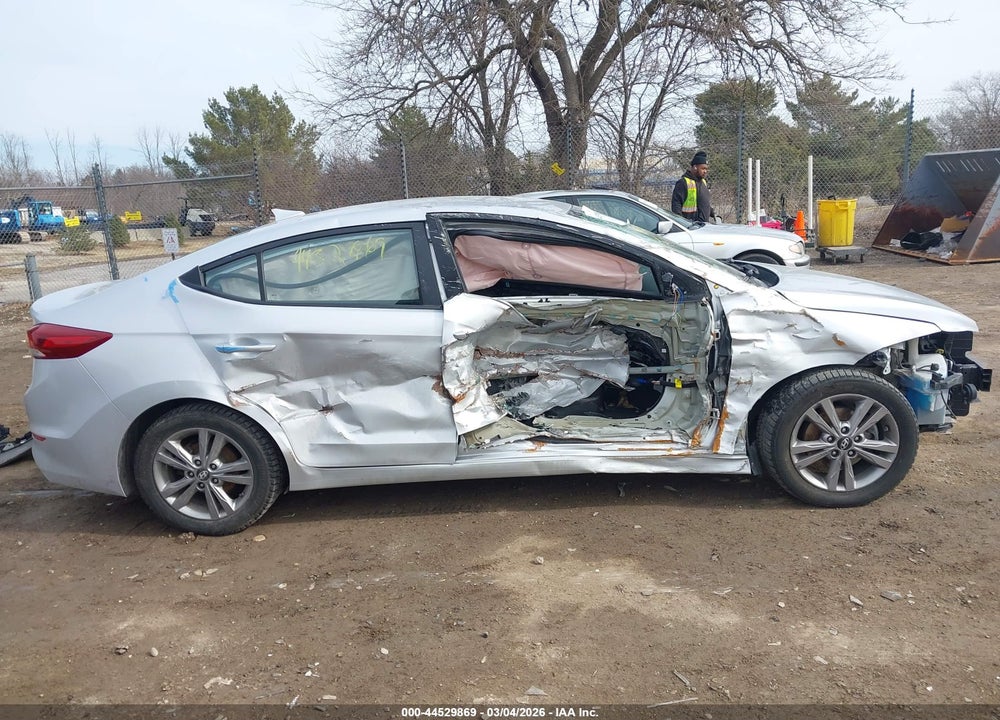 2018 HYUNDAI ELANTRA SEL VIN: KMHD84LF3JU475567