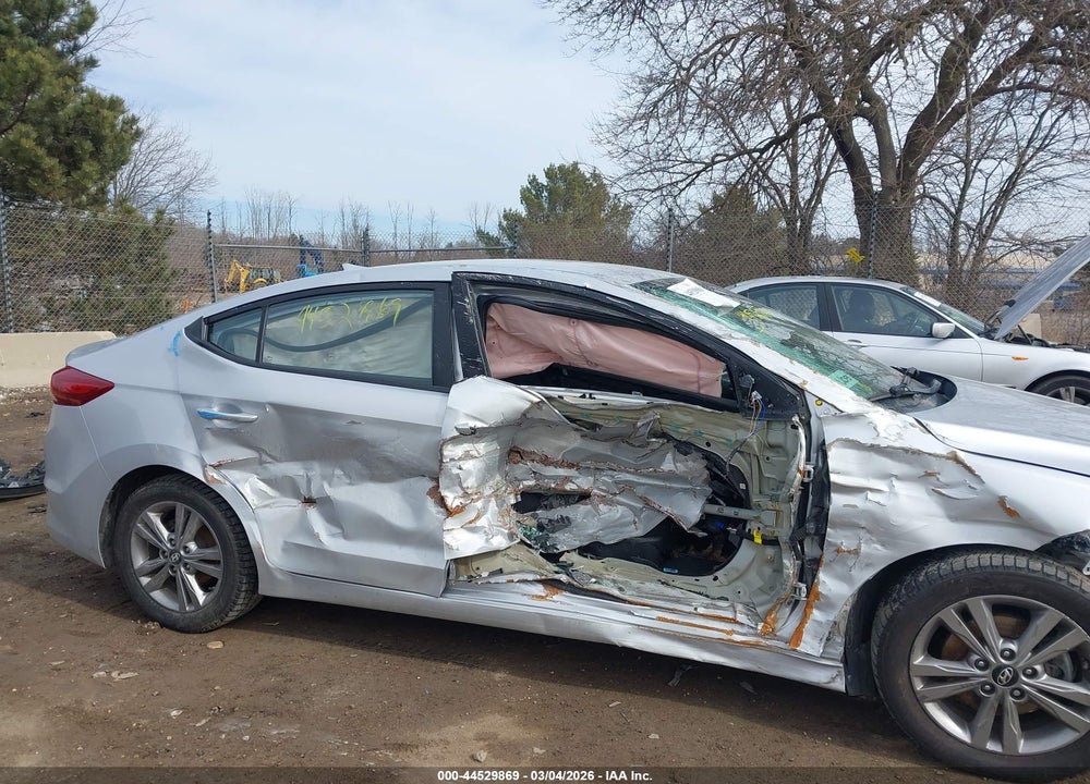 2018 HYUNDAI ELANTRA SEL VIN: KMHD84LF3JU475567