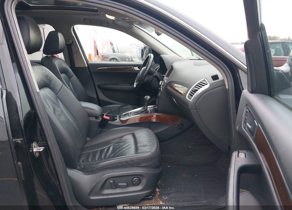 2011 AUDI Q5 2.0T PREMIUM VIN: WA1LFAFP1BA085430