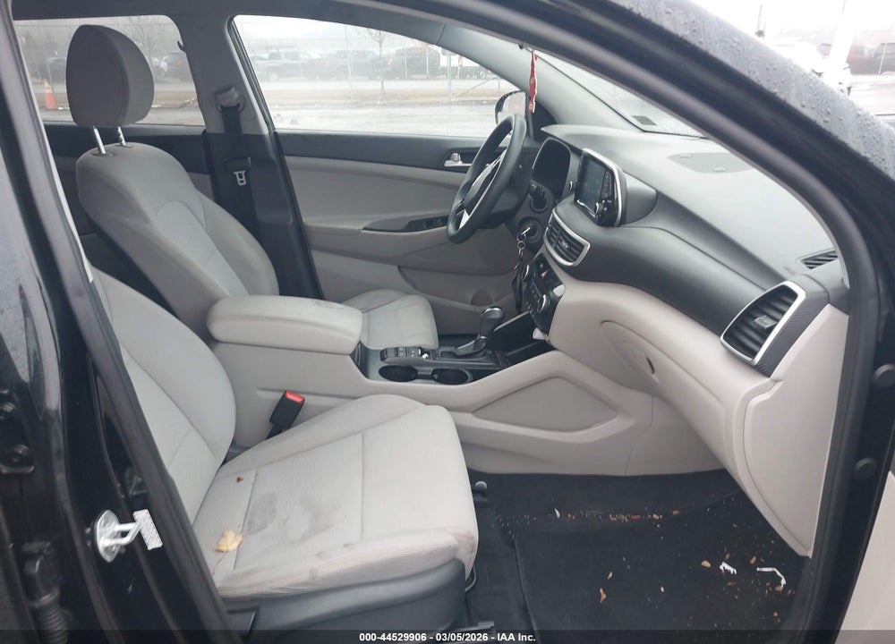 2019 HYUNDAI TUCSON SE VIN: KM8J23A40KU915651