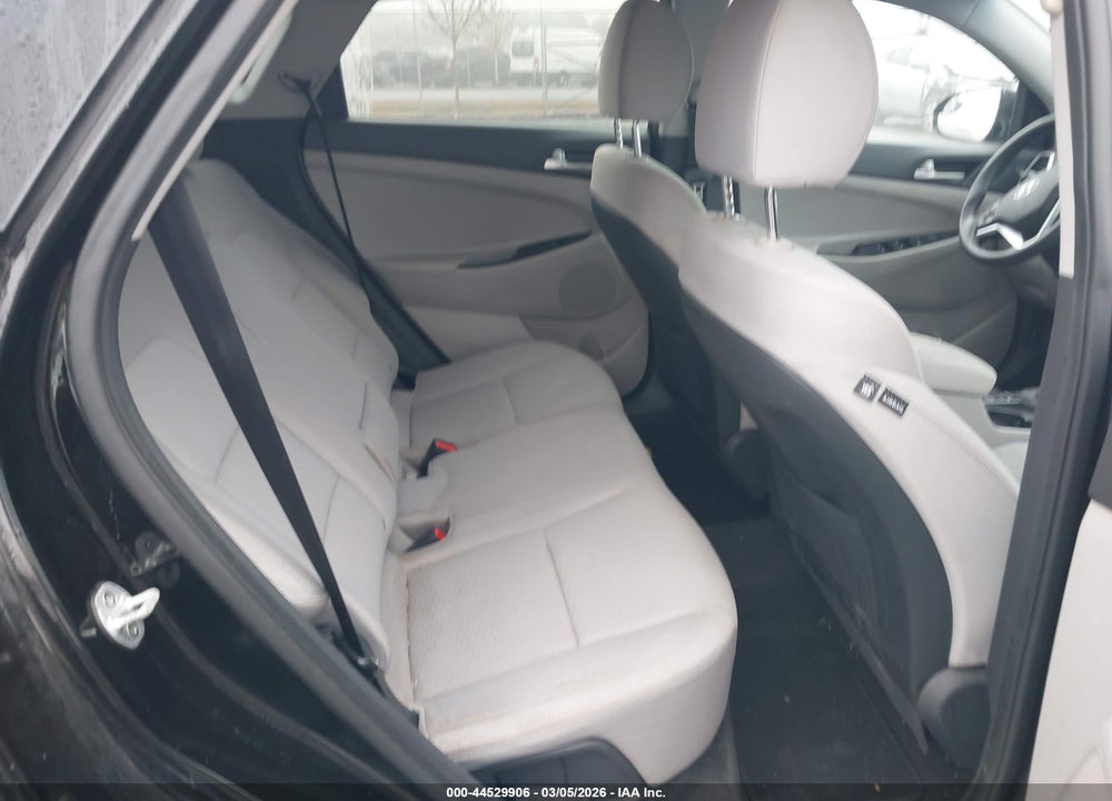 2019 HYUNDAI TUCSON SE VIN: KM8J23A40KU915651