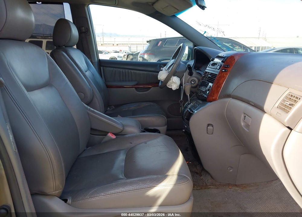 2005 TOYOTA SIENNA XLE VIN: 5TDZA22C65S278171