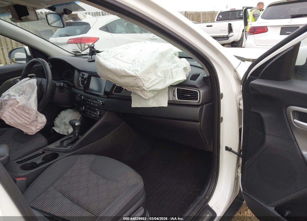 2017 KIA NIRO LX VIN: KNDCB3LC9H5076636
