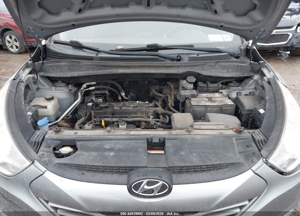 2010 HYUNDAI TUCSON GLS VIN: KM8JT3AC2AU081238