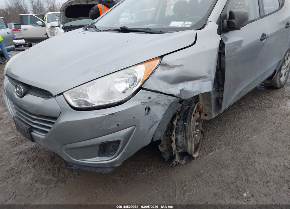 2010 HYUNDAI TUCSON GLS VIN: KM8JT3AC2AU081238