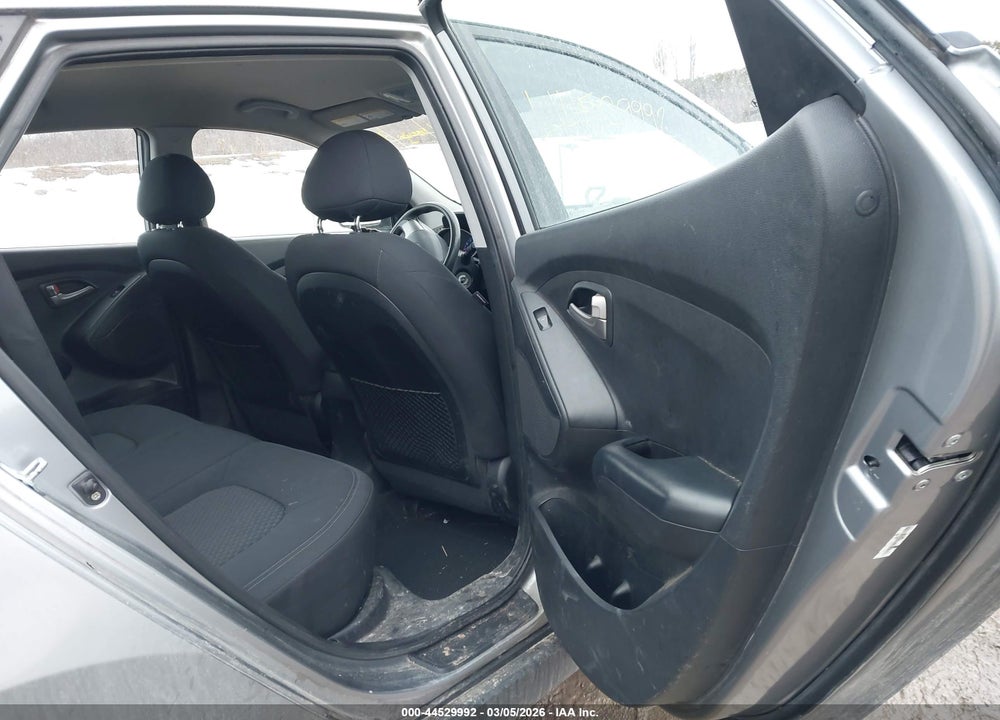 2010 HYUNDAI TUCSON GLS VIN: KM8JT3AC2AU081238