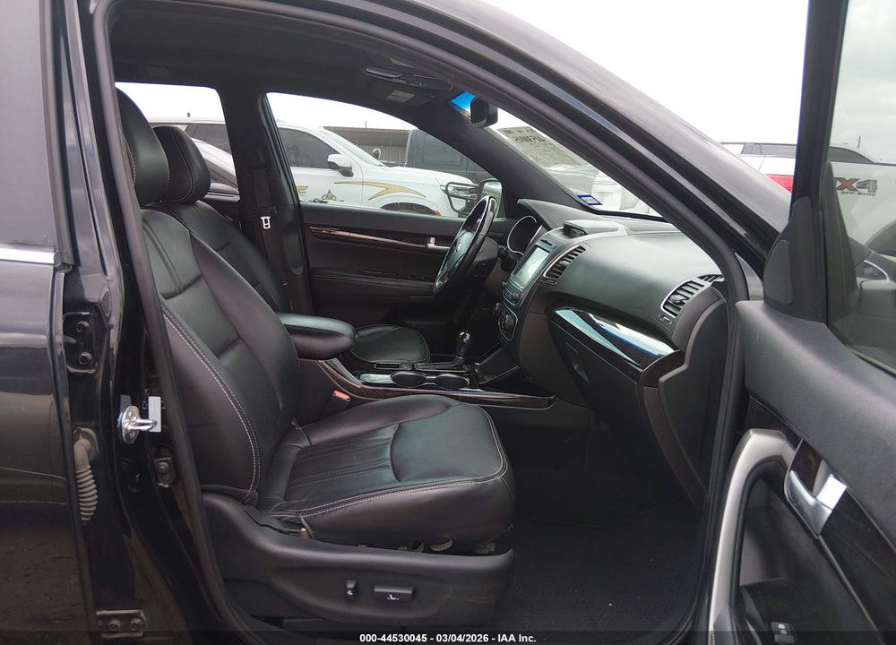 2014 KIA SORENTO LIMITED V6 VIN: 5XYKW4A74EG492527