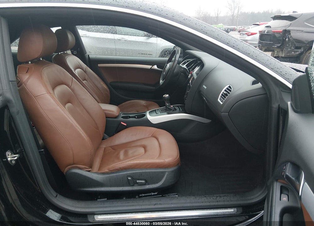 2010 AUDI A5 2.0T PREMIUM VIN: WAURFAFRXAA077663