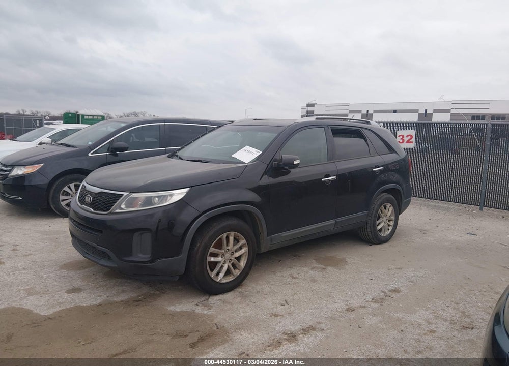 2015 KIA SORENTO LX V6 VIN: 5XYKT4A76FG590341