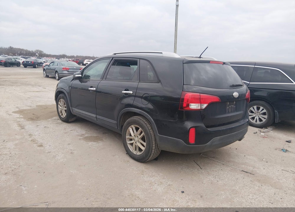 2015 KIA SORENTO LX V6 VIN: 5XYKT4A76FG590341