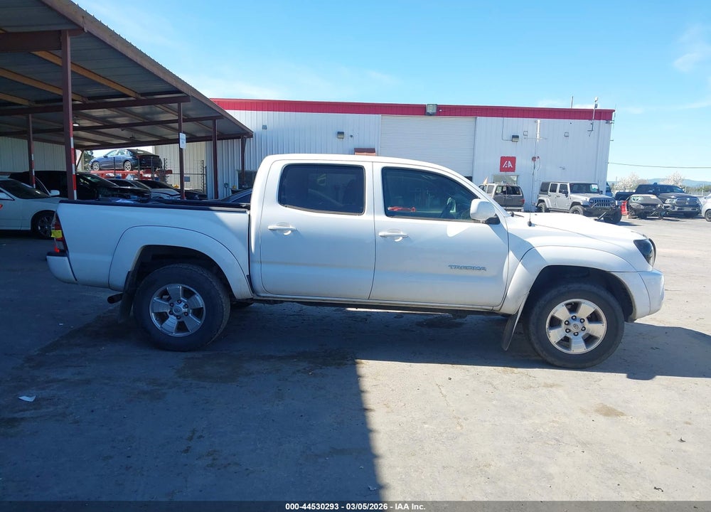 2011 TOYOTA TACOMA BASE V6 VIN: 3TMLU4EN1BM065727