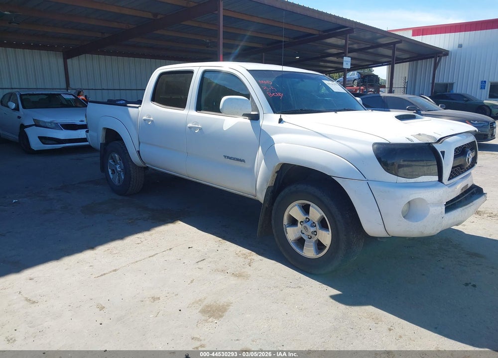 2011 TOYOTA TACOMA BASE V6 VIN: 3TMLU4EN1BM065727