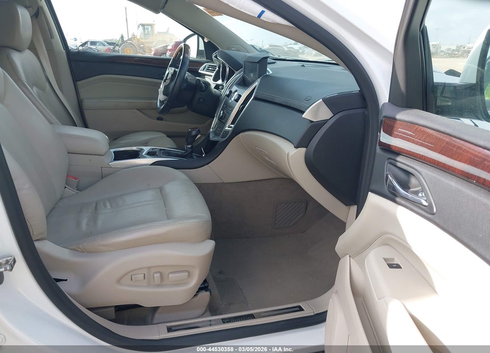 2011 CADILLAC SRX LUXURY COLLECTION VIN: 3GYFNAEY4BS539209