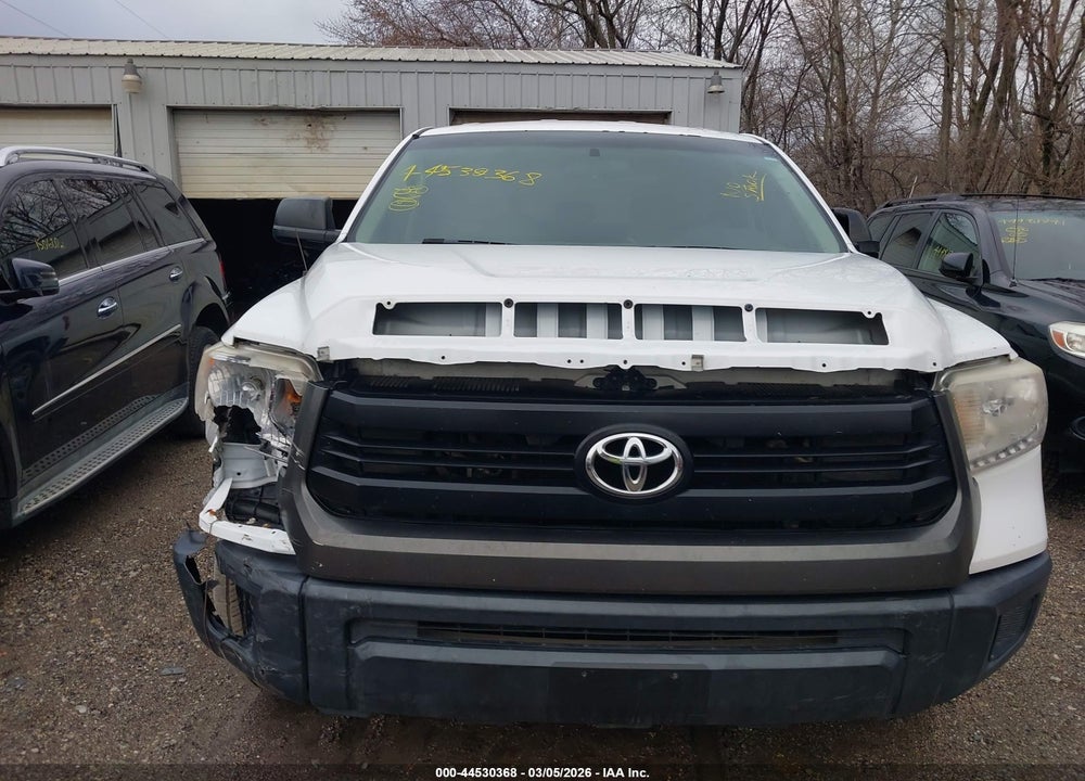 2017 TOYOTA TUNDRA SR 5.7L V8 VIN: 5TFUW5F13HX625184