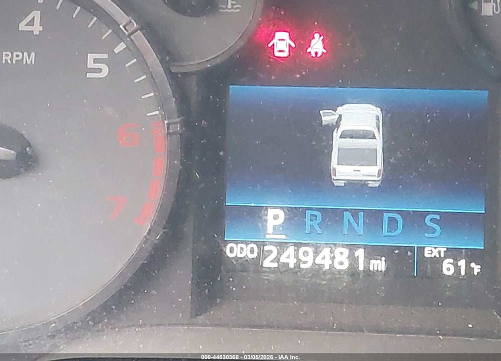 2017 TOYOTA TUNDRA SR 5.7L V8 VIN: 5TFUW5F13HX625184