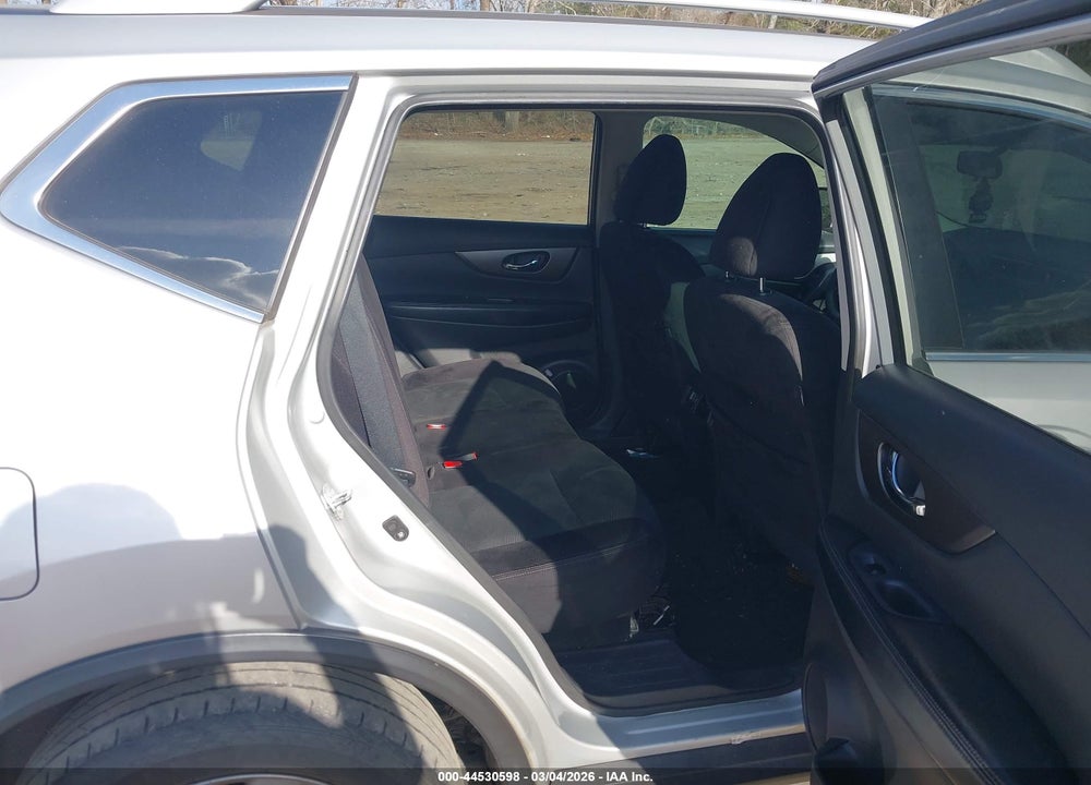 2014 NISSAN ROGUE SV VIN: 5N1AT2MT1EC838664