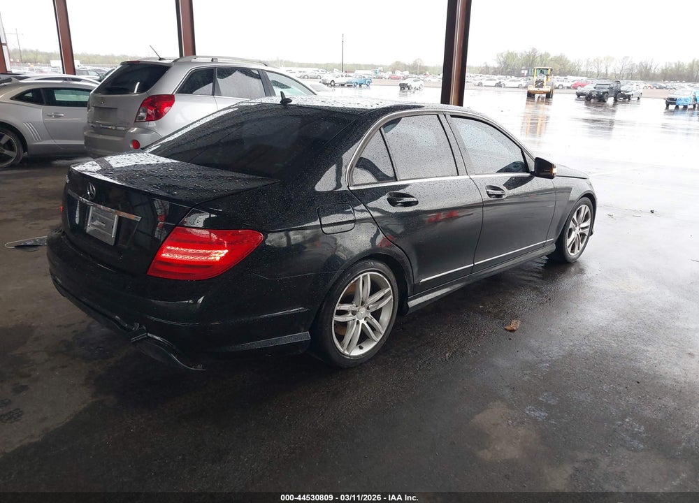 2014 MERCEDES-BENZ C 250 SPORT VIN: WDDGF4HB7EG214031