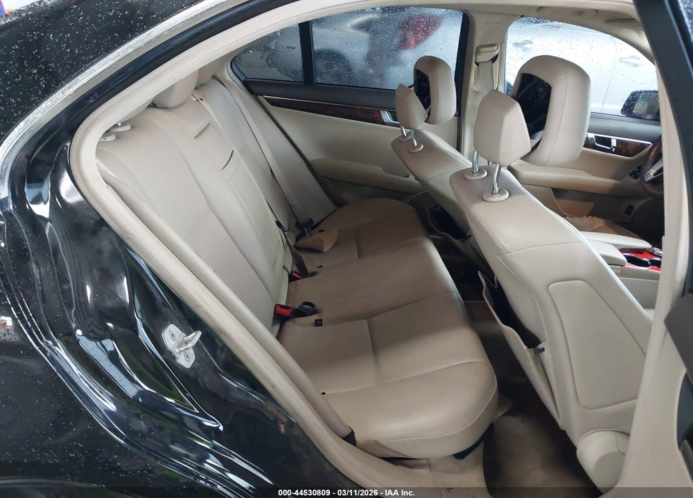 2014 MERCEDES-BENZ C 250 SPORT VIN: WDDGF4HB7EG214031