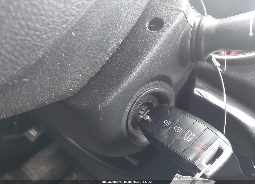 2014 KIA SORENTO LX VIN: 5XYKTCA64EG429437