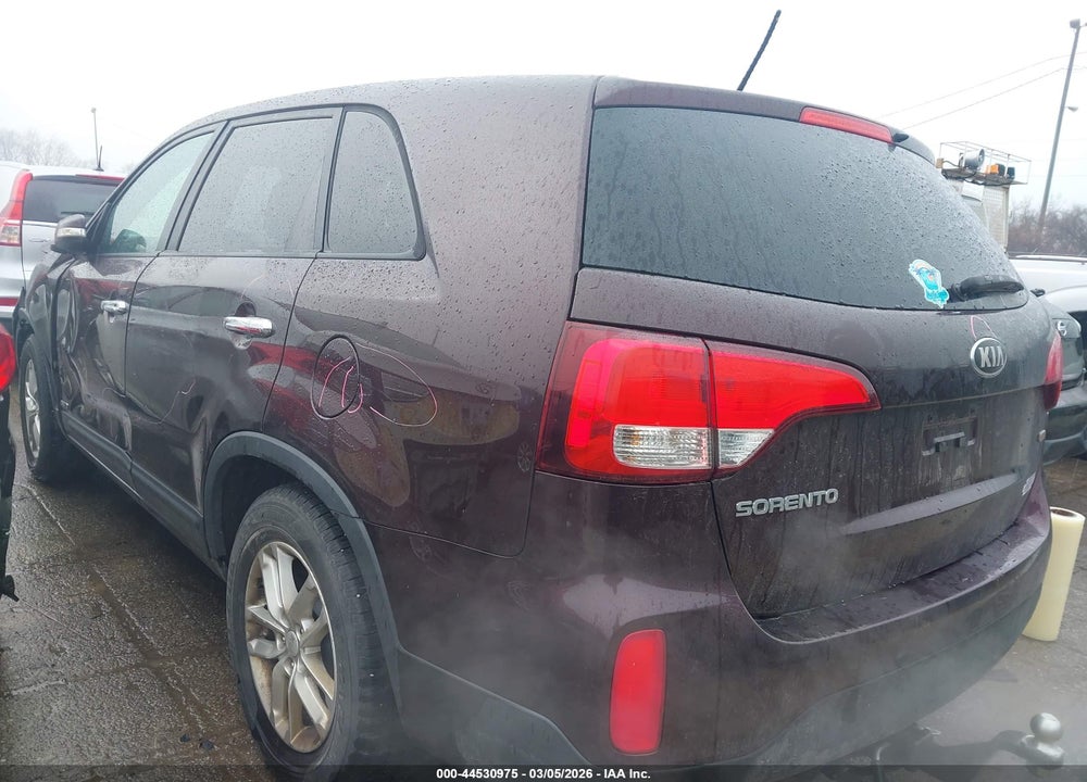 2014 KIA SORENTO LX VIN: 5XYKTCA64EG429437
