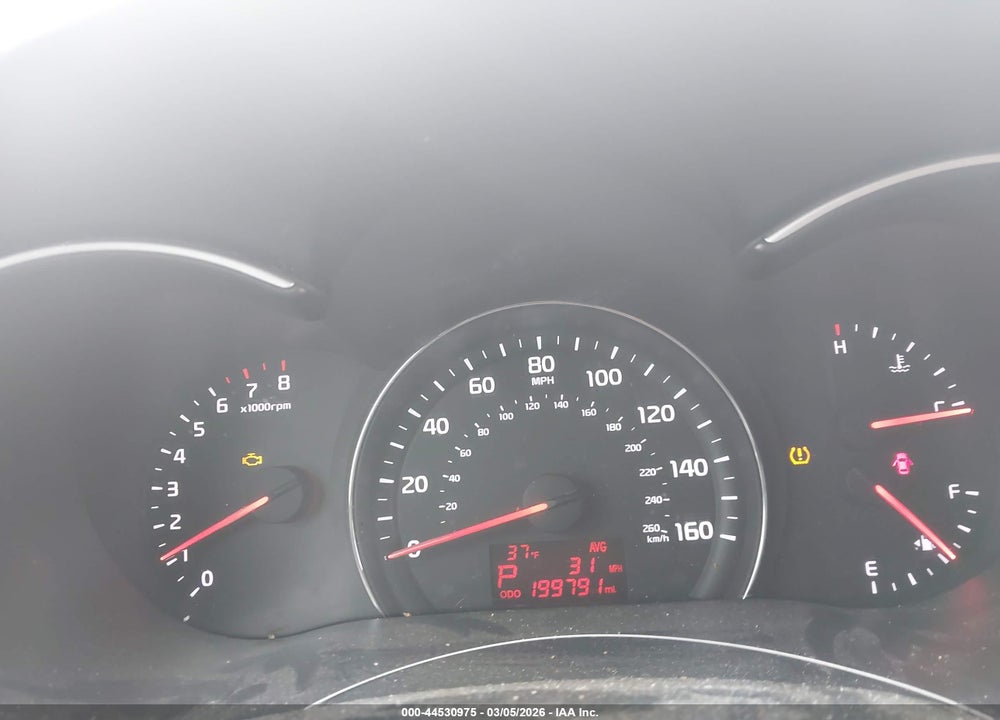 2014 KIA SORENTO LX VIN: 5XYKTCA64EG429437