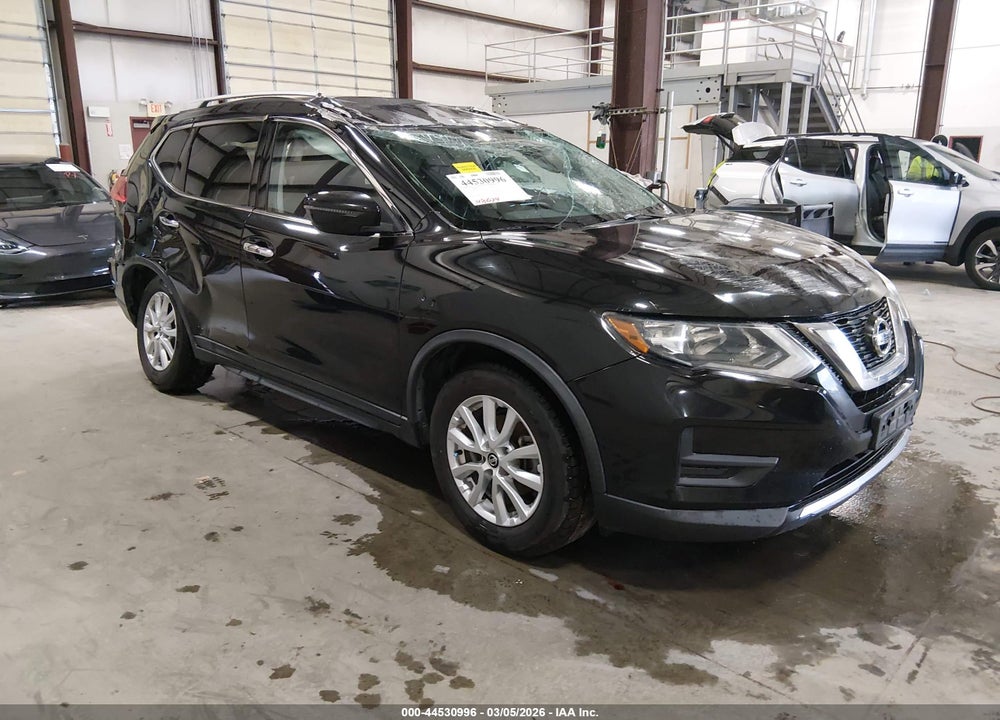2017 NISSAN ROGUE SV VIN: KNMAT2MV3HP540569