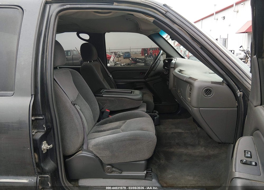 2005 CHEVROLET SILVERADO 1500 LS VIN: 2GCEC13T251239828