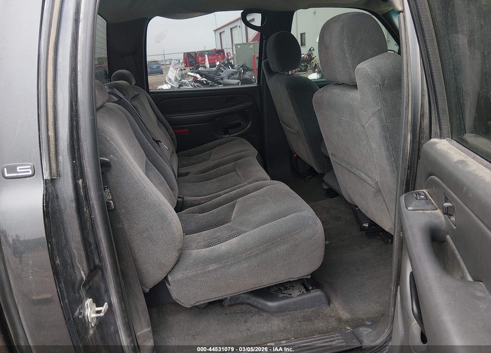 2005 CHEVROLET SILVERADO 1500 LS VIN: 2GCEC13T251239828