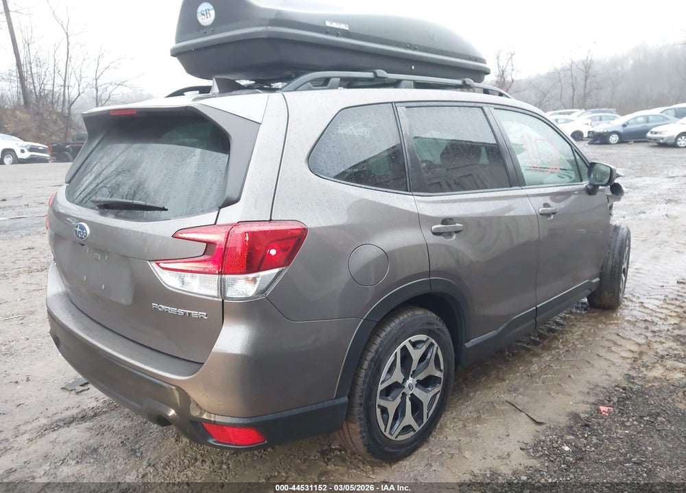 2023 SUBARU FORESTER PREMIUM VIN: JF2SKAEC3PH493942