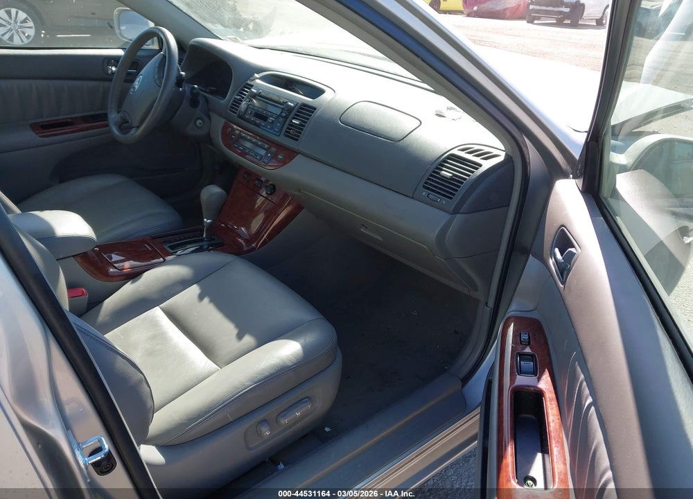 2005 TOYOTA CAMRY XLE V6 VIN: 4T1BF30K45U615575
