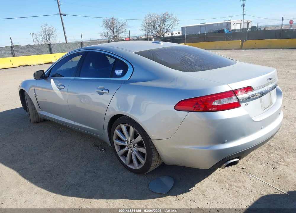 2011 JAGUAR XF PREMIUM VIN: SAJWA0GB4BLR81497