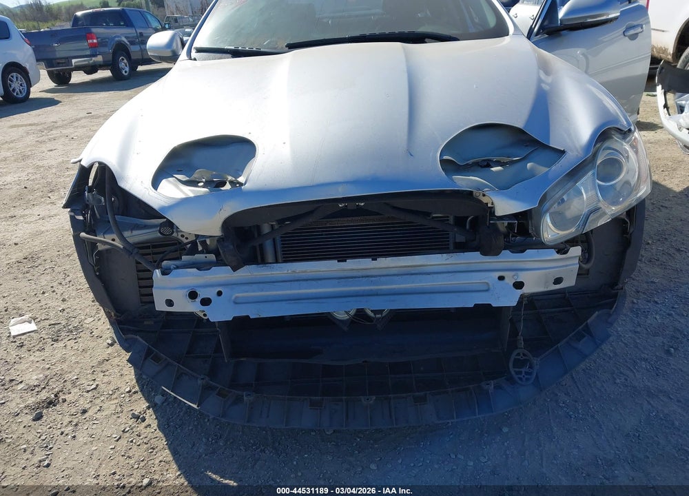 2011 JAGUAR XF PREMIUM VIN: SAJWA0GB4BLR81497