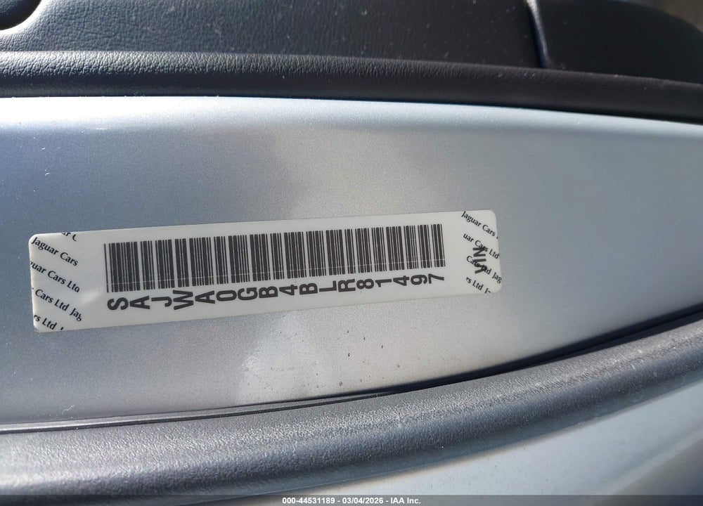 2011 JAGUAR XF PREMIUM VIN: SAJWA0GB4BLR81497