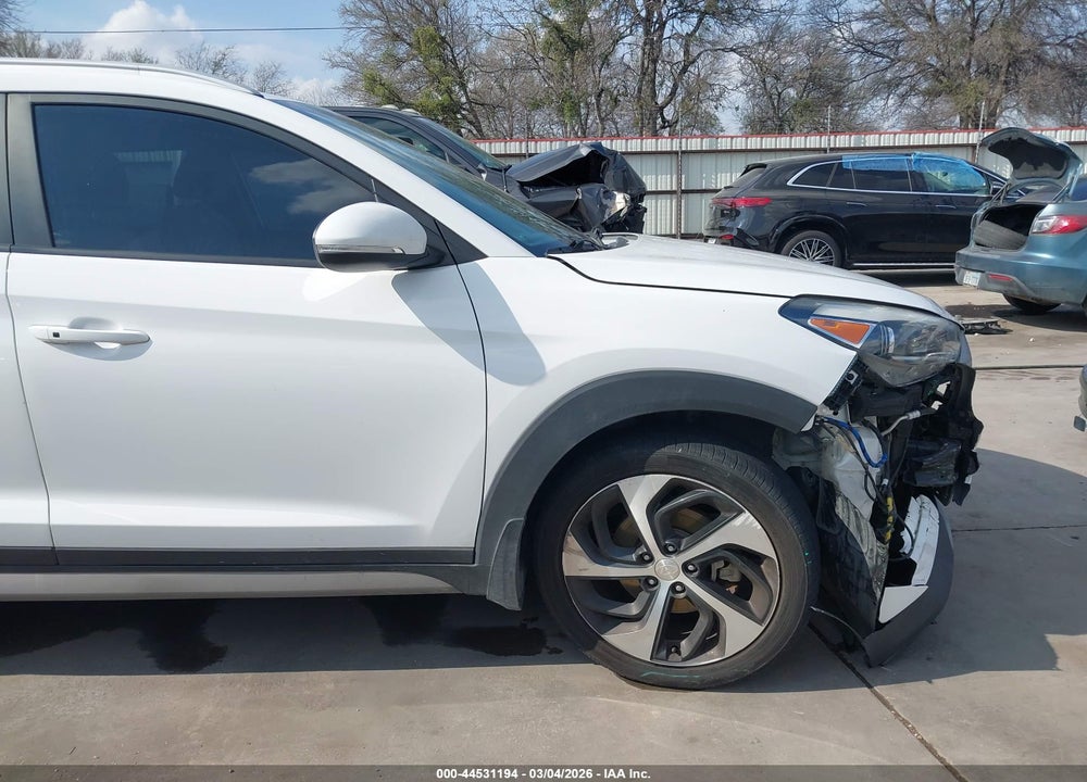 2018 HYUNDAI TUCSON SPORT VIN: KM8J33AL3JU801209