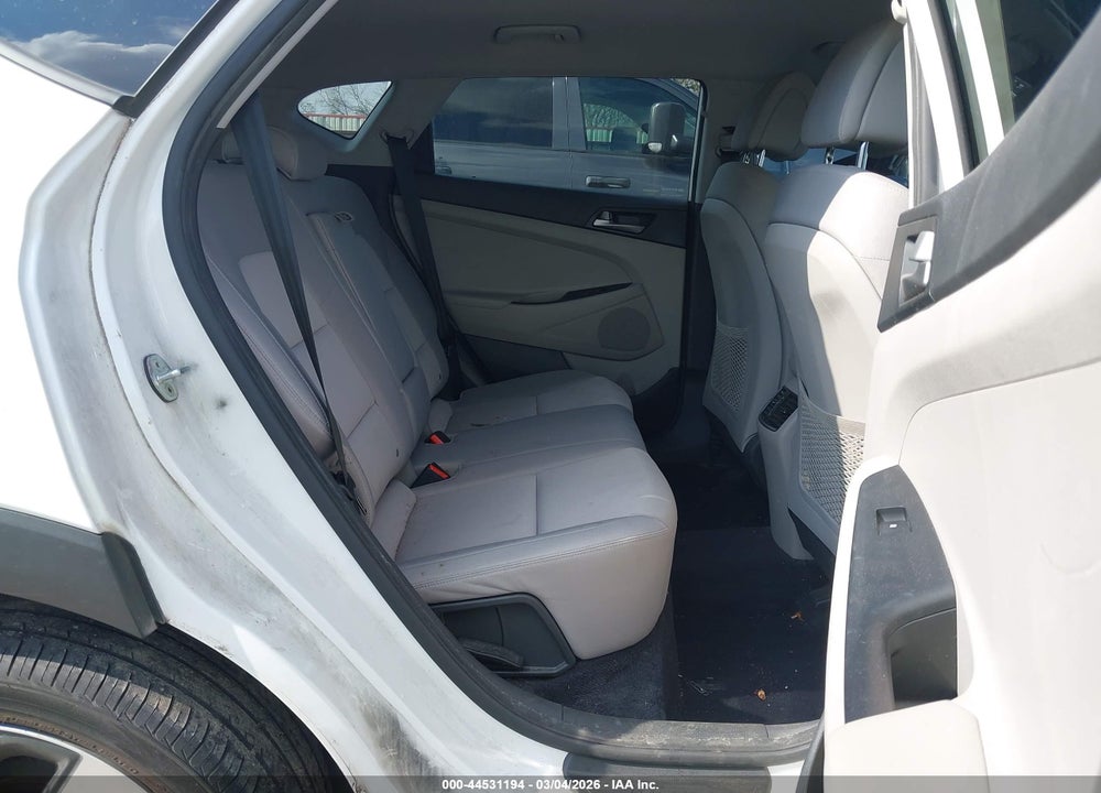 2018 HYUNDAI TUCSON SPORT VIN: KM8J33AL3JU801209