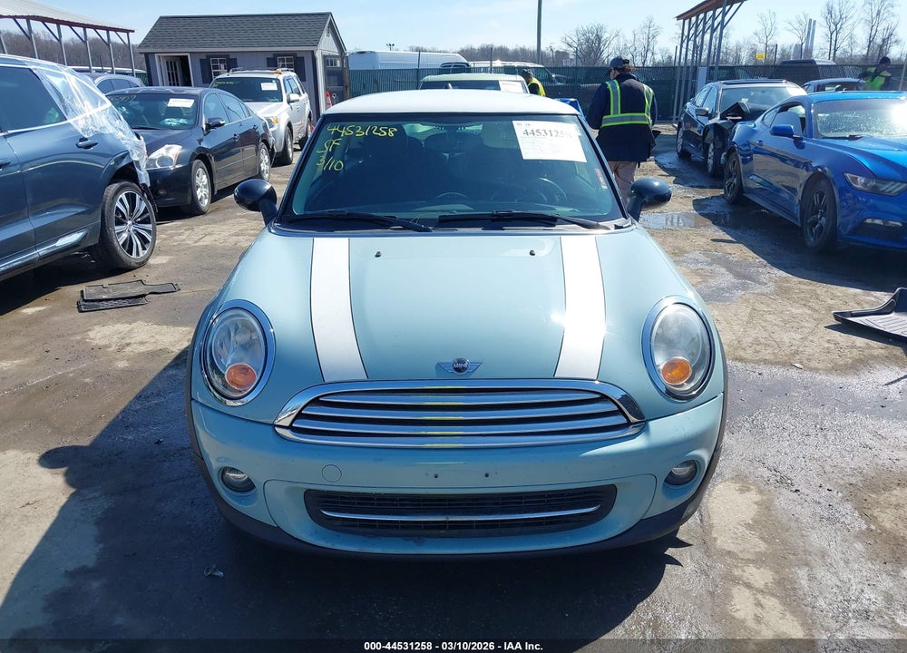 2013 MINI HARDTOP COOPER VIN: WMWSU3C53DT686431