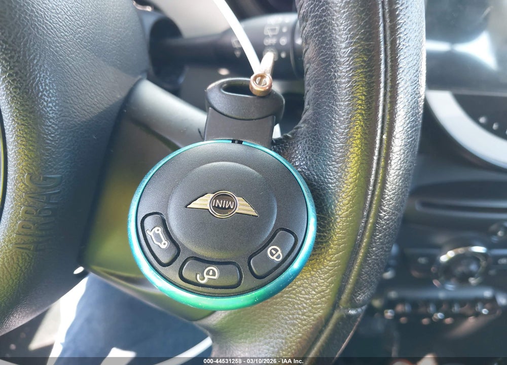 2013 MINI HARDTOP COOPER VIN: WMWSU3C53DT686431