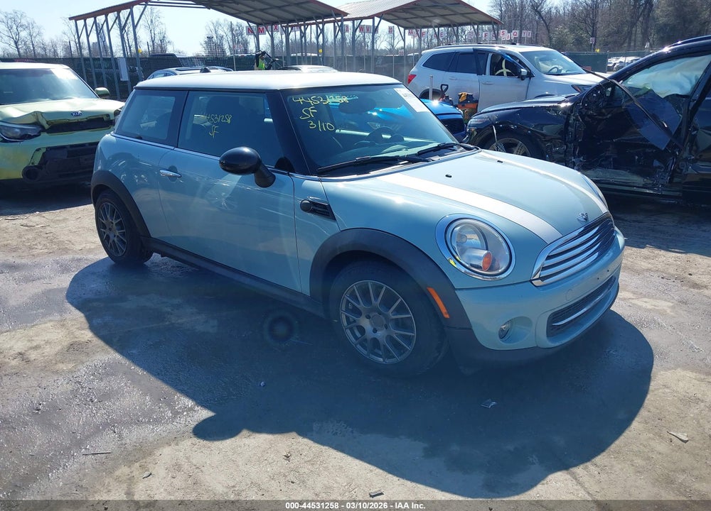 2013 MINI HARDTOP COOPER VIN: WMWSU3C53DT686431