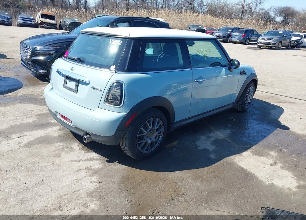 2013 MINI HARDTOP COOPER VIN: WMWSU3C53DT686431