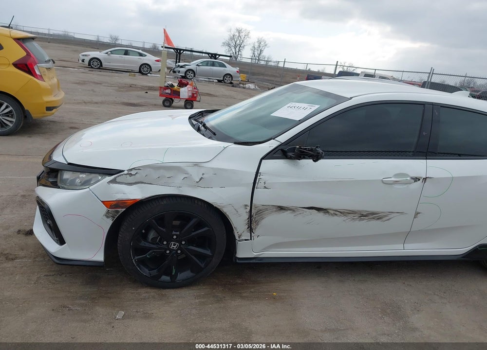 2017 HONDA CIVIC VIN: SHHFK7H46HU216936