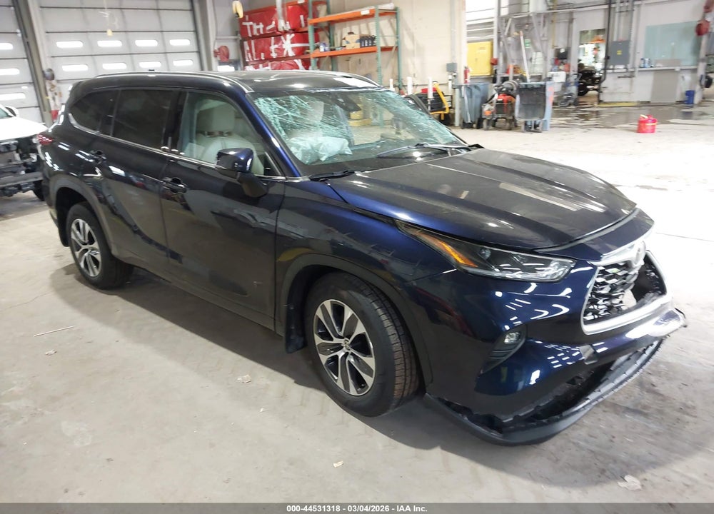 2021 TOYOTA HIGHLANDER XLE VIN: 5TDHZRBH3MS556287