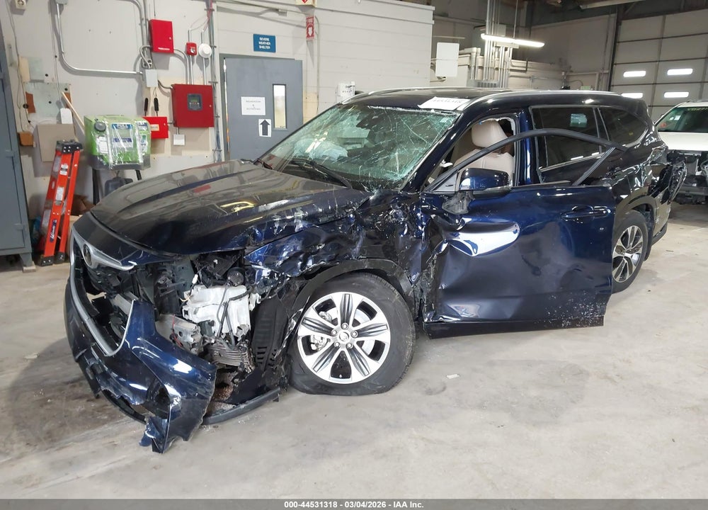 2021 TOYOTA HIGHLANDER XLE VIN: 5TDHZRBH3MS556287
