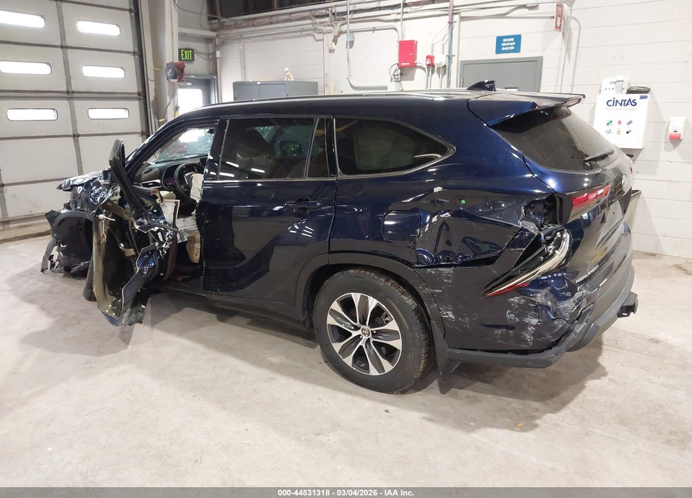 2021 TOYOTA HIGHLANDER XLE VIN: 5TDHZRBH3MS556287