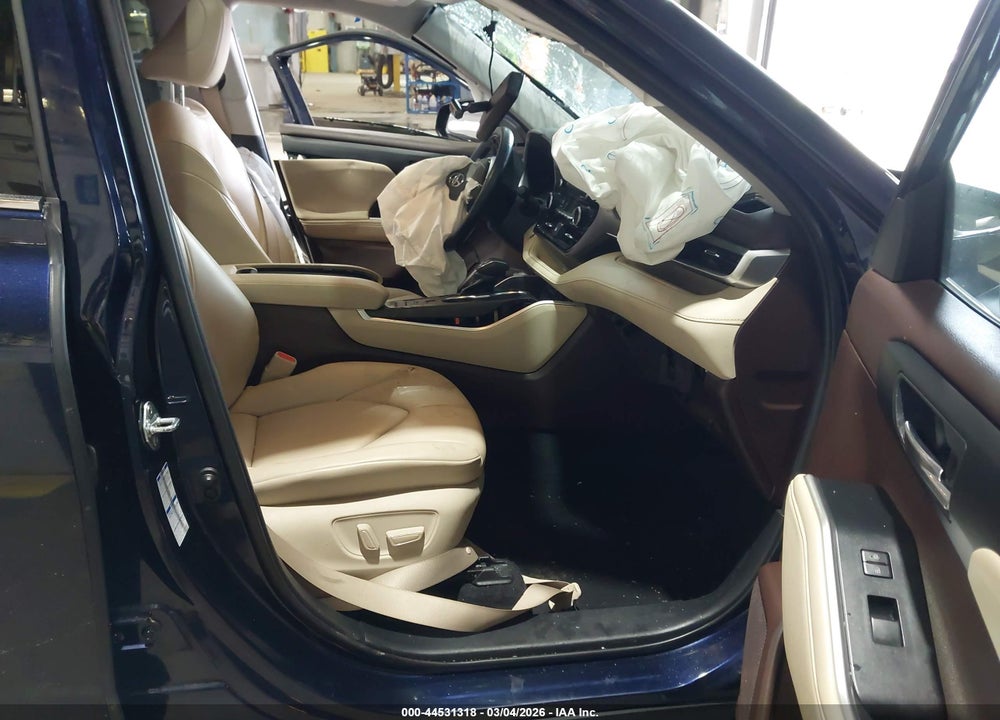 2021 TOYOTA HIGHLANDER XLE VIN: 5TDHZRBH3MS556287