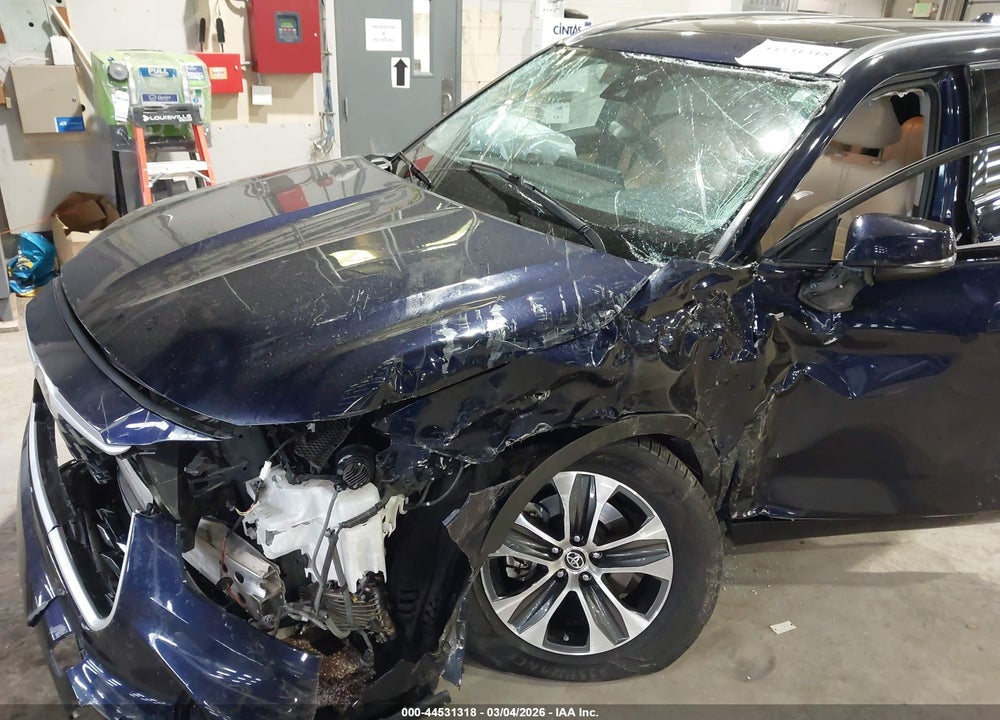 2021 TOYOTA HIGHLANDER XLE VIN: 5TDHZRBH3MS556287
